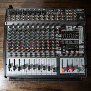 Behringer Europower PMP4000 16 Channel Powered Mixer